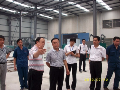 2012.7.12日李國忠教授到我公司參觀考察、指導工作